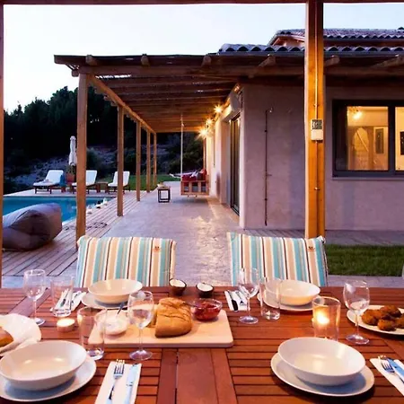 Vilă Mirtes With Breathtaking Sea View,close To Porto Katsiki And Egremni
