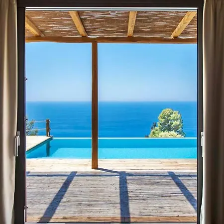 Vilă Mirtes With Breathtaking Sea View,close To Porto Katsiki And Egremni