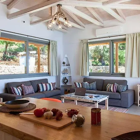 Vilă Mirtes With Breathtaking Sea View,close To Porto Katsiki And Egremni Pondi