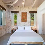 Βίλα Mirtes With Breathtaking Sea View,close To Porto Katsiki And Egremni *