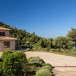 Mirtes With Breathtaking Sea View,close To Porto Katsiki And Egremni Πόντι