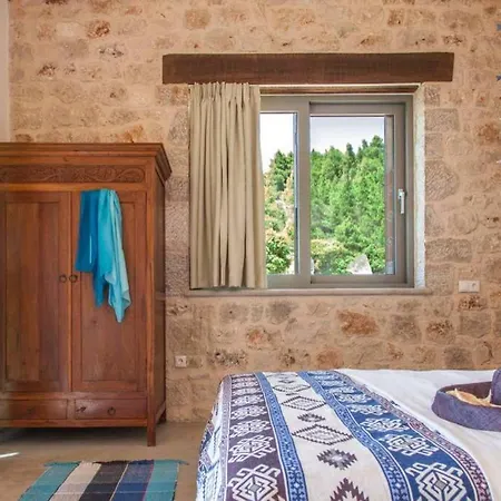 Mirtes With Breathtaking Sea View,close To Porto Katsiki And Egremni